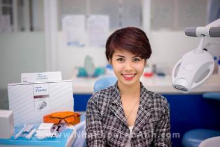 Làm trắng răng bằng đèn led công nghệ mới nhất bao nhiêu tiền?