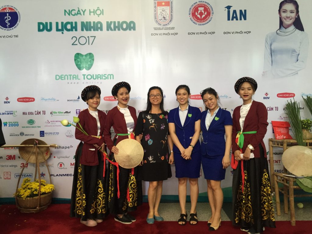 nha khoa lan anh tham gia ngay hoi du lich nha khoa 2017
