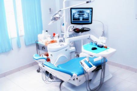 Làm răng implant ở đâu tốt?